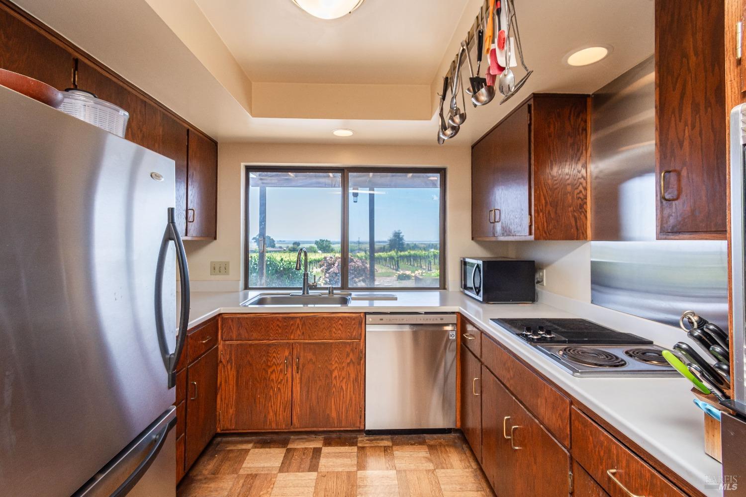 Detail Gallery Image 33 of 60 For 1150 Bayview Ave, Napa,  CA 94559 - 3 Beds | 2 Baths