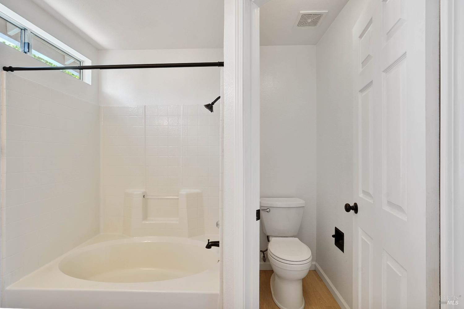Detail Gallery Image 31 of 64 For 948 Shadywood Cir, Suisun City,  CA 94585 - 4 Beds | 2/1 Baths