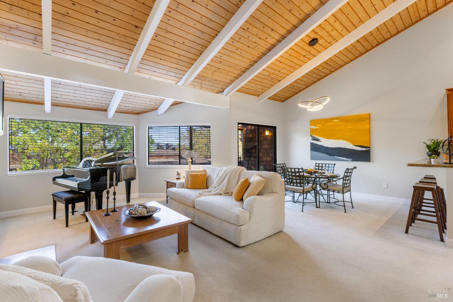 Detail Gallery Image 4 of 50 For 428 El Faisan Dr, San Rafael,  CA 94903 - 2 Beds | 2 Baths