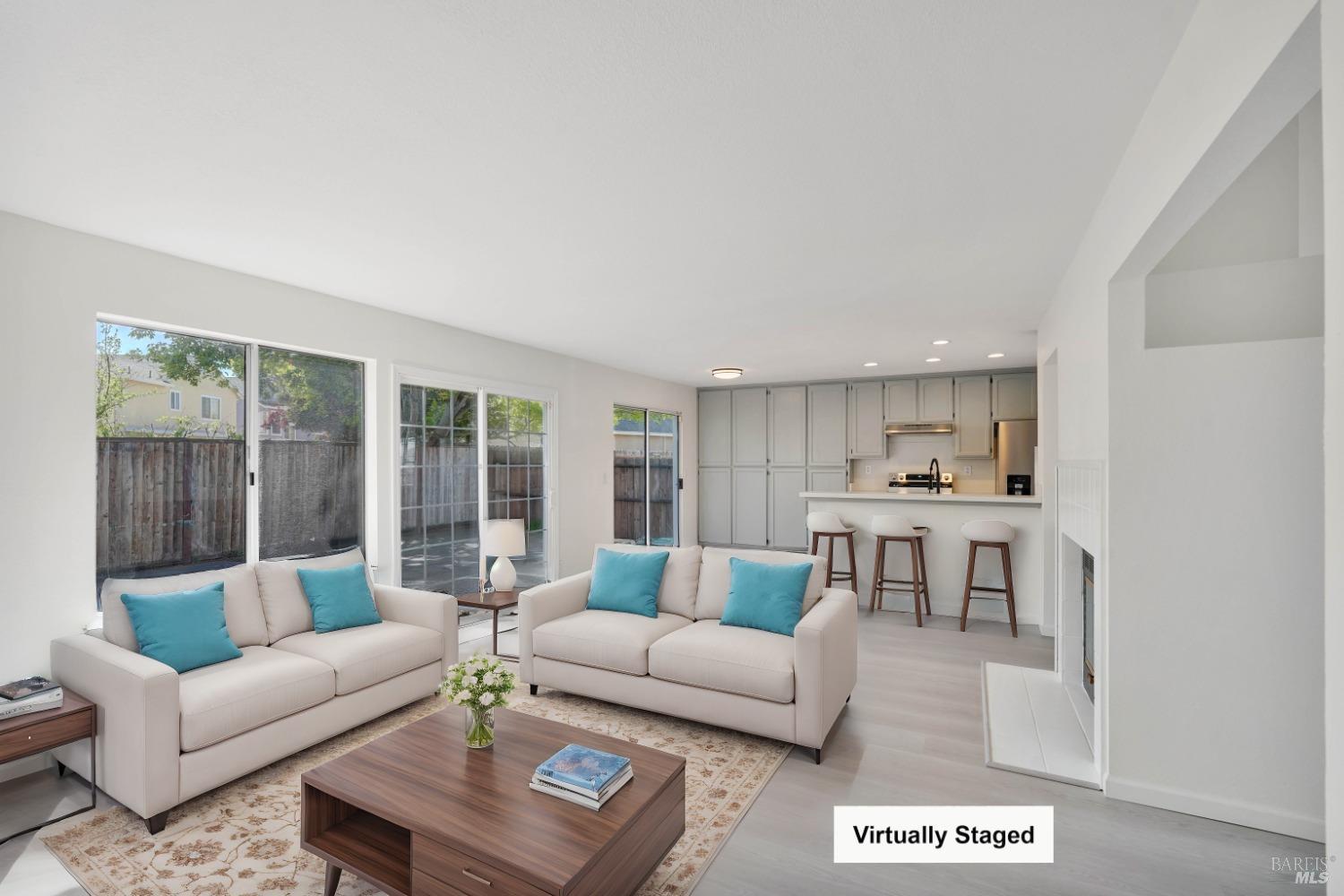 Detail Gallery Image 14 of 64 For 948 Shadywood Cir, Suisun City,  CA 94585 - 4 Beds | 2/1 Baths