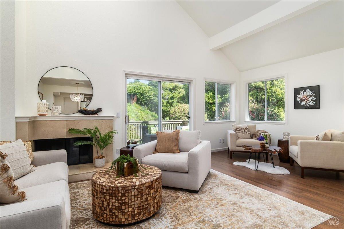 Detail Gallery Image 7 of 24 For 612 Wateree St, Sausalito,  CA 94965 - 2 Beds | 1/1 Baths