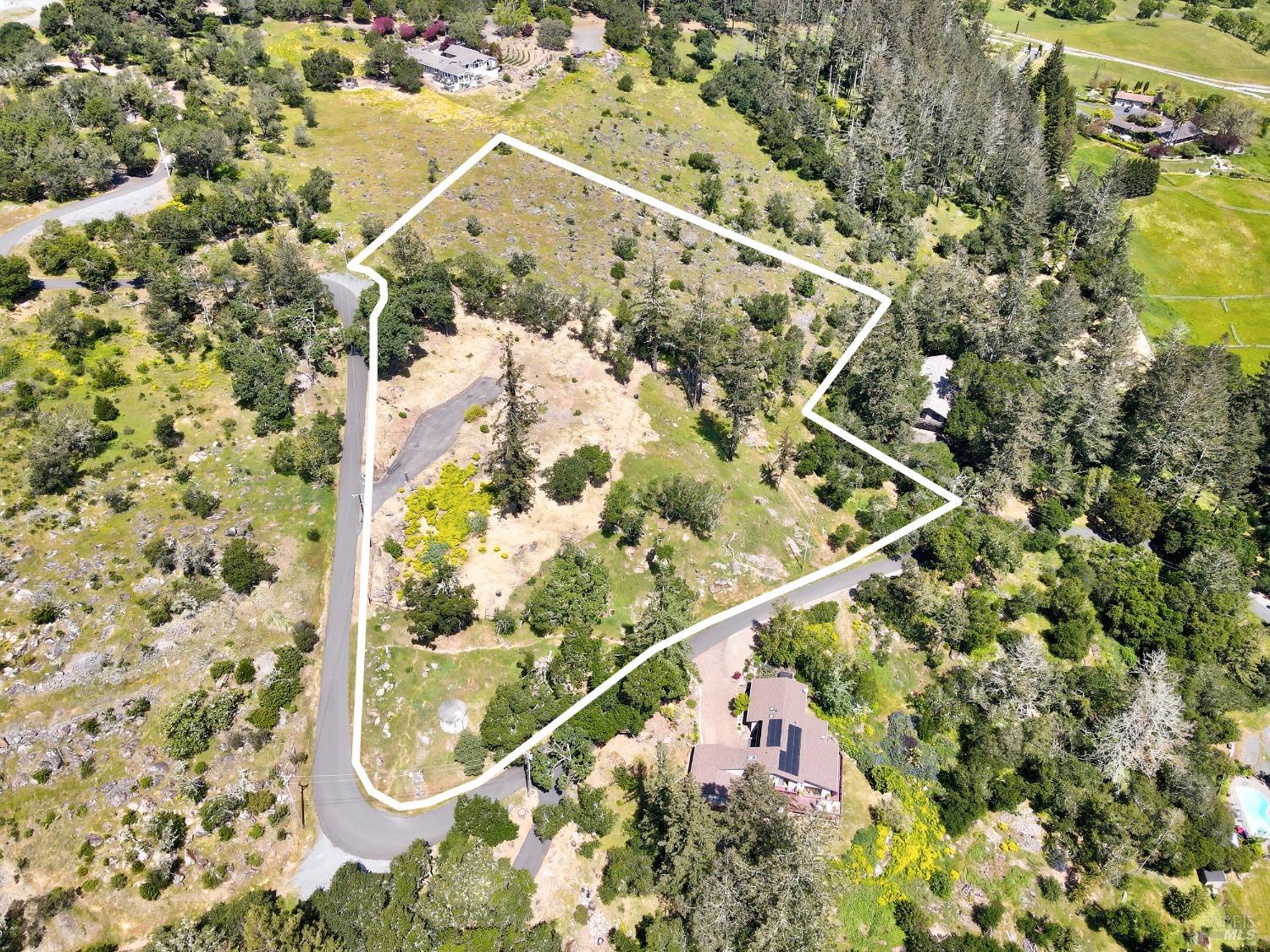 Detail Gallery Image 3 of 25 For 3577 Deer Trail Rd, Santa Rosa,  CA 95404 - – Beds | – Baths