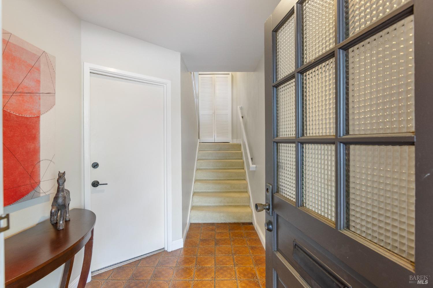 Detail Gallery Image 3 of 50 For 428 El Faisan Dr, San Rafael,  CA 94903 - 2 Beds | 2 Baths