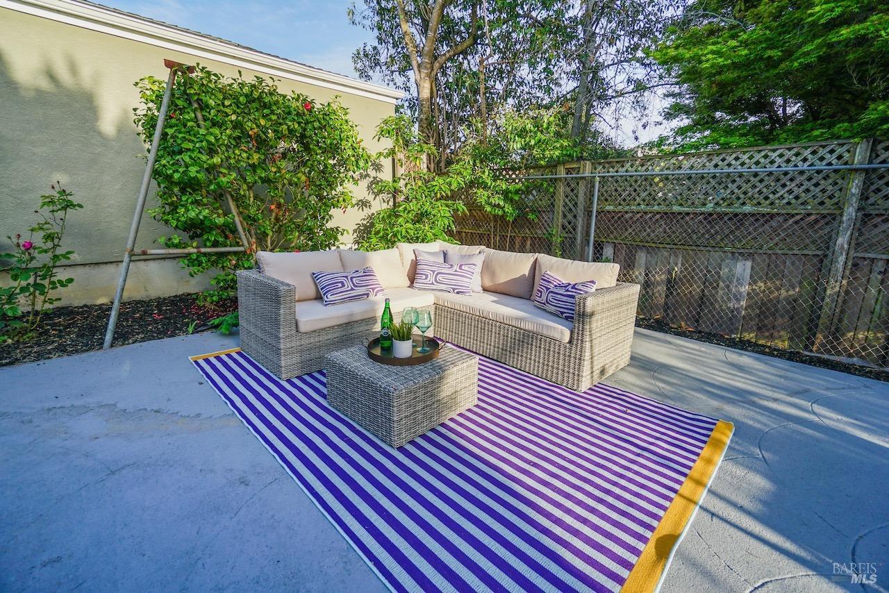 Detail Gallery Image 37 of 45 For 1074 Annerley Rd, Piedmont,  CA 94610 - 4 Beds | 3 Baths