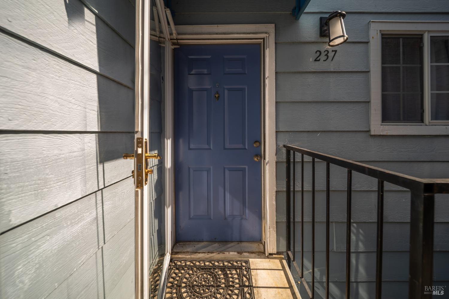 Detail Gallery Image 4 of 29 For 237 Lighthouse Dr, Vallejo,  CA 94590 - 2 Beds | 2 Baths