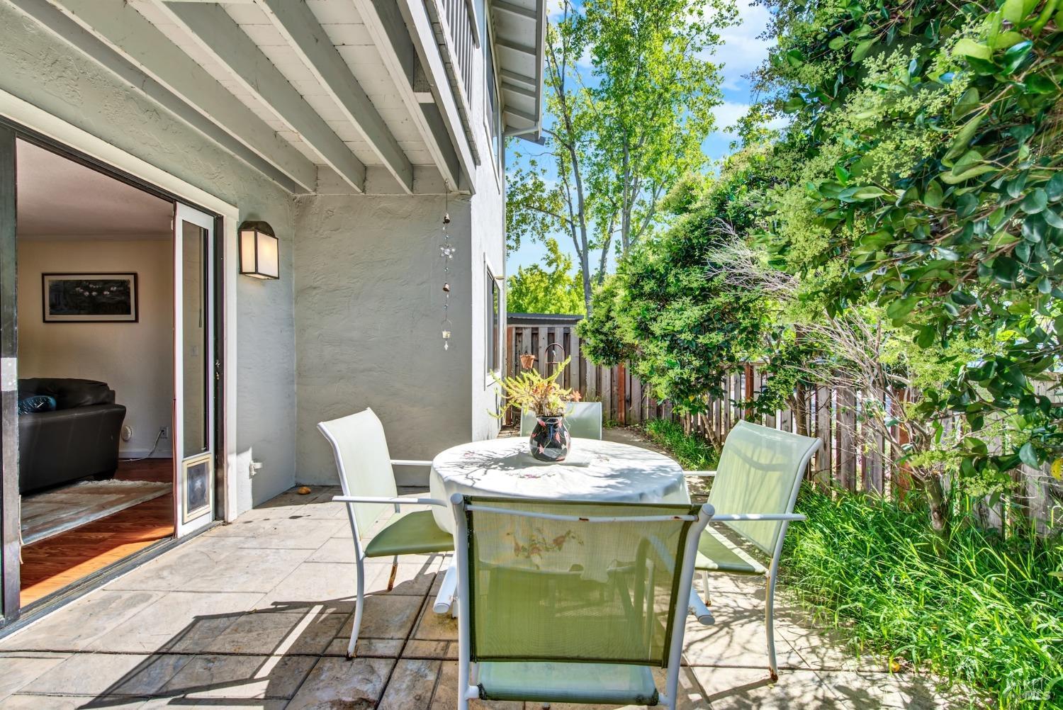 Detail Gallery Image 18 of 25 For 900 Cambridge Dr #99,  Benicia,  CA 94510 - 2 Beds | 1 Baths