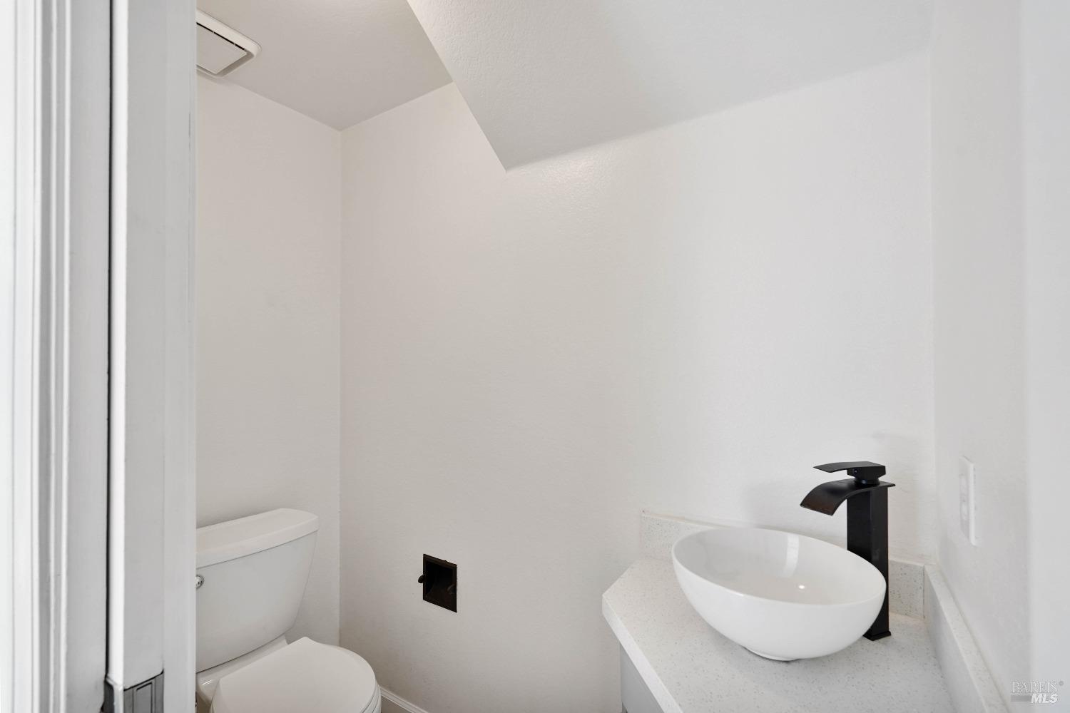 Detail Gallery Image 53 of 64 For 948 Shadywood Cir, Suisun City,  CA 94585 - 4 Beds | 2/1 Baths