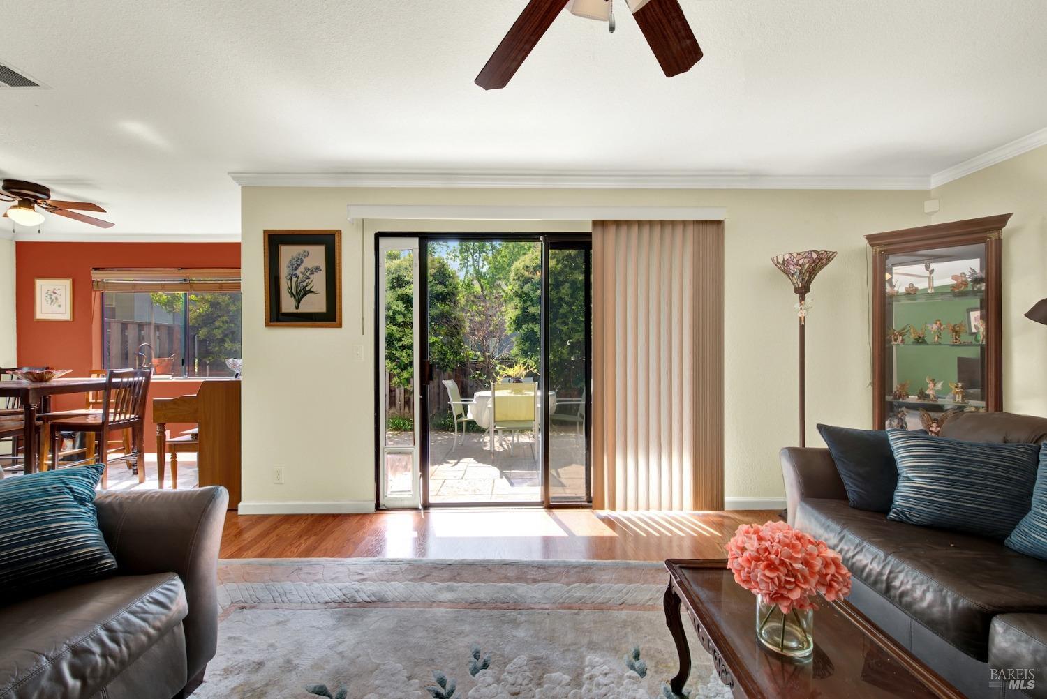 Detail Gallery Image 1 of 25 For 900 Cambridge Dr #99,  Benicia,  CA 94510 - 2 Beds | 1 Baths
