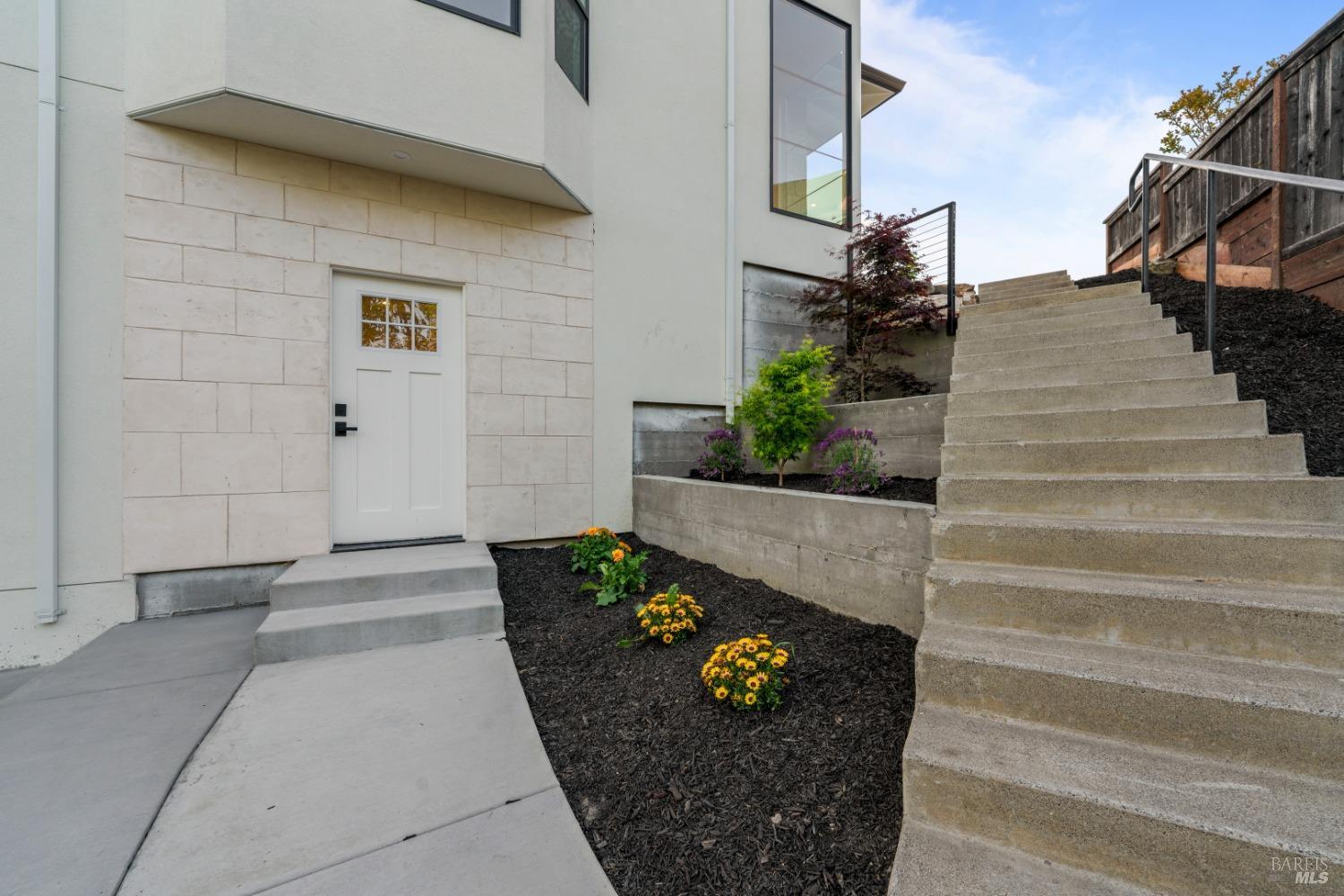 Detail Gallery Image 17 of 20 For 1966 Viewpointe Cir, Santa Rosa,  CA 95403 - 6 Beds | 5/1 Baths