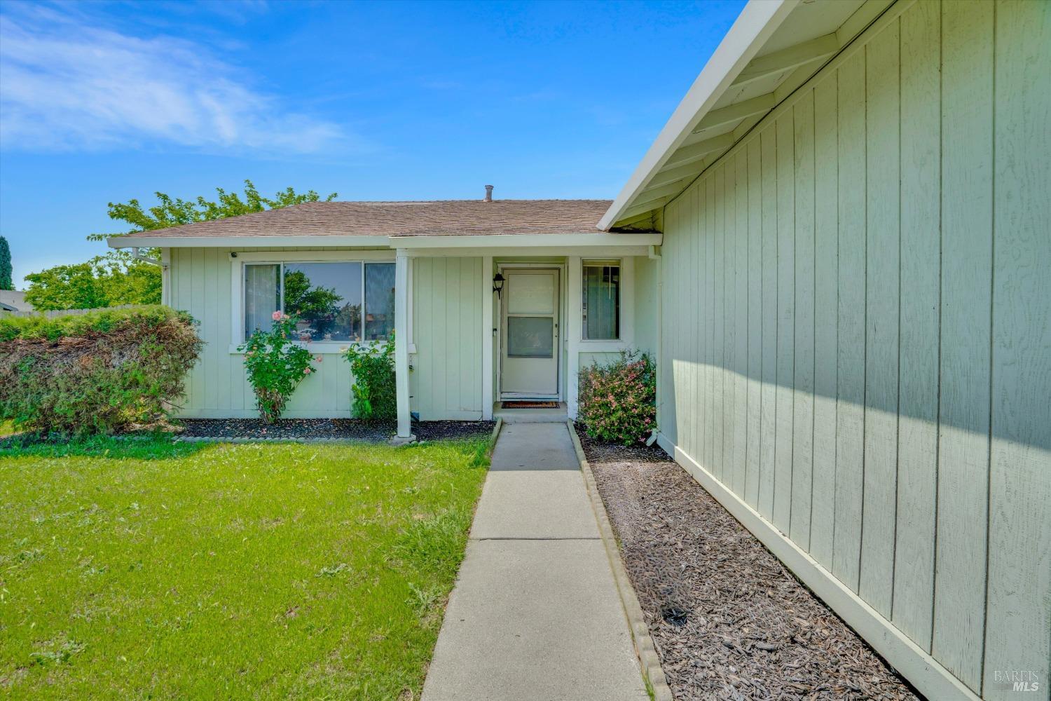 Detail Gallery Image 3 of 23 For 800 Spoonbill Ln, Suisun City,  CA 94585 - 3 Beds | 2 Baths