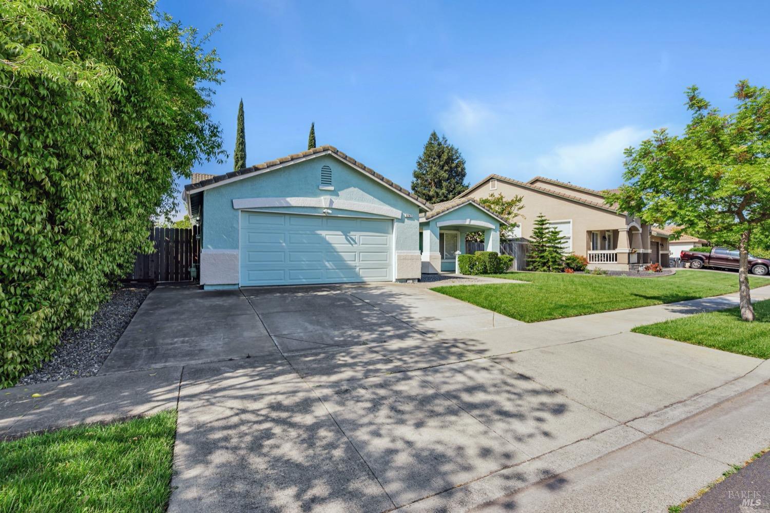 Detail Gallery Image 2 of 36 For 3283 Lagunita Cir, Fairfield,  CA 94533 - 4 Beds | 2 Baths