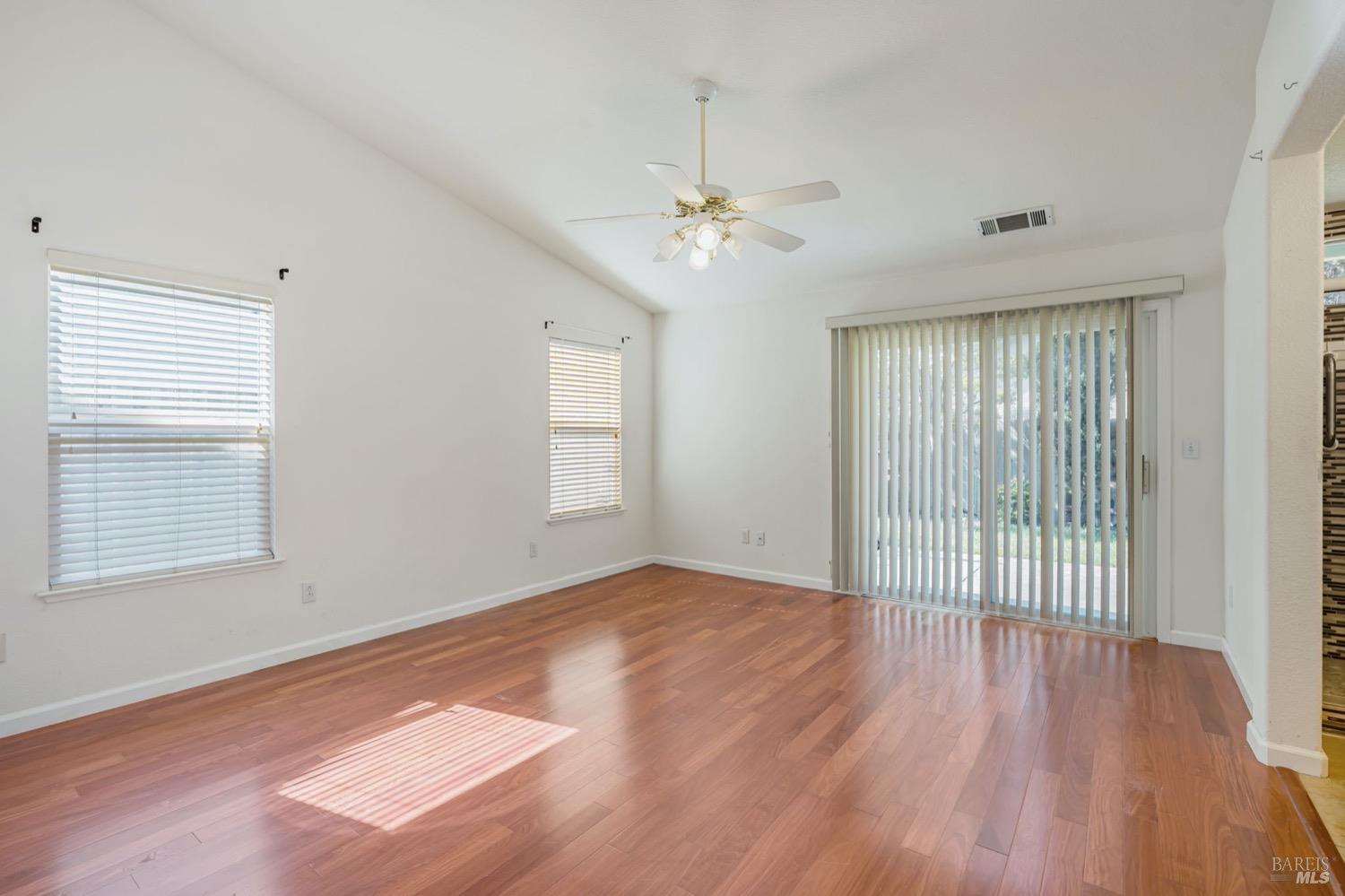 Detail Gallery Image 22 of 36 For 3283 Lagunita Cir, Fairfield,  CA 94533 - 4 Beds | 2 Baths