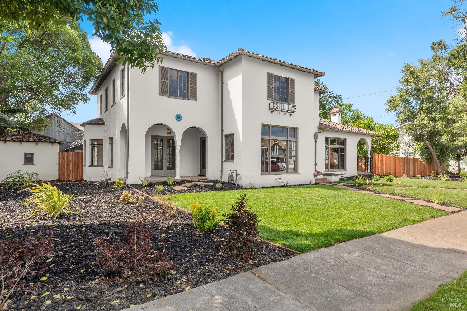 Detail Gallery Image 7 of 64 For 290 E B St, Dixon,  CA 95620 - 4 Beds | 3/1 Baths