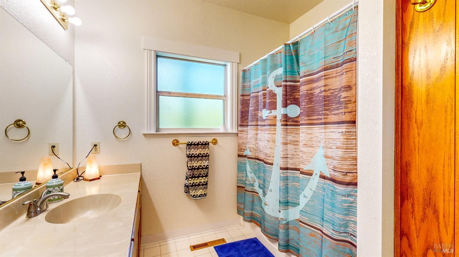 Detail Gallery Image 38 of 62 For 125 Oakbrook Ln, Cloverdale,  CA 95425 - 4 Beds | 3 Baths