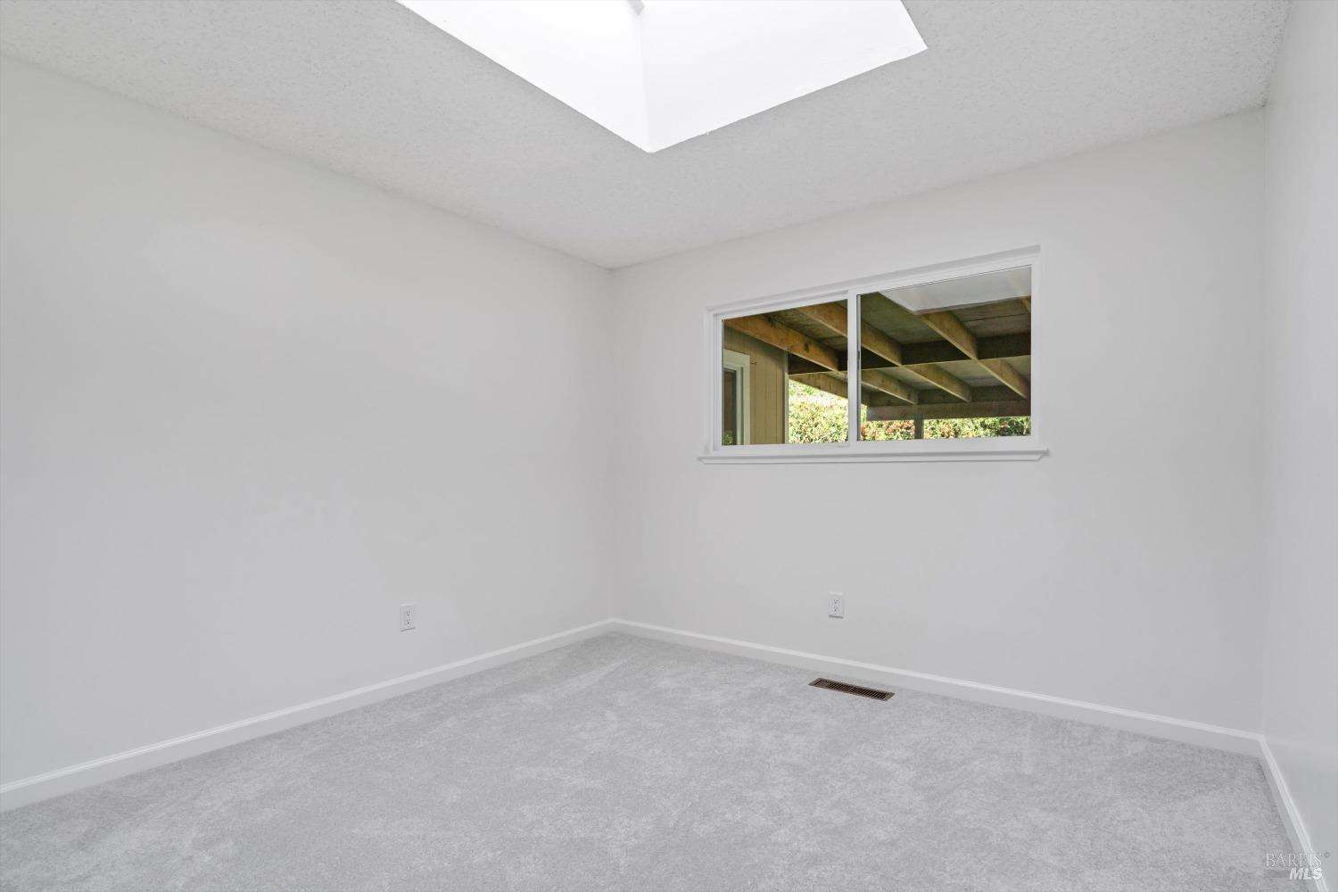 Detail Gallery Image 10 of 21 For 1912 Peterson Ln, Santa Rosa,  CA 95403 - 3 Beds | 2 Baths