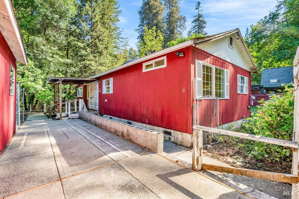 Detail Gallery Image 4 of 36 For 5944 Cazadero Hwy, Cazadero,  CA 95421 - 2 Beds | 2 Baths