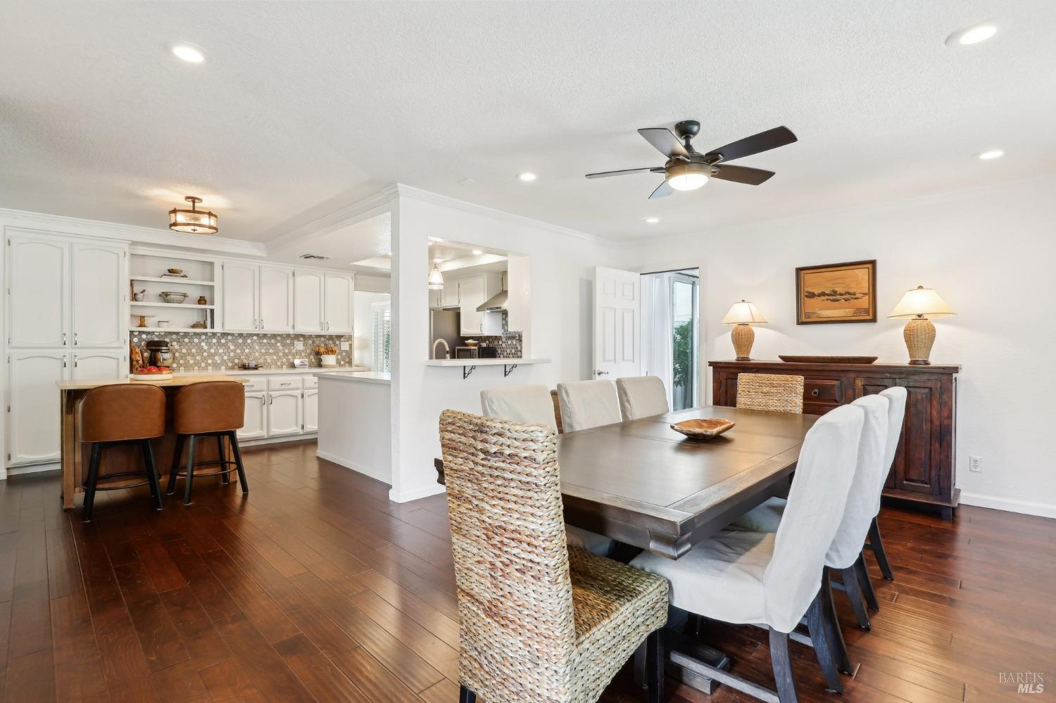 Detail Gallery Image 4 of 68 For 218 Ballindine Dr, Vacaville,  CA 95688 - 4 Beds | 3 Baths