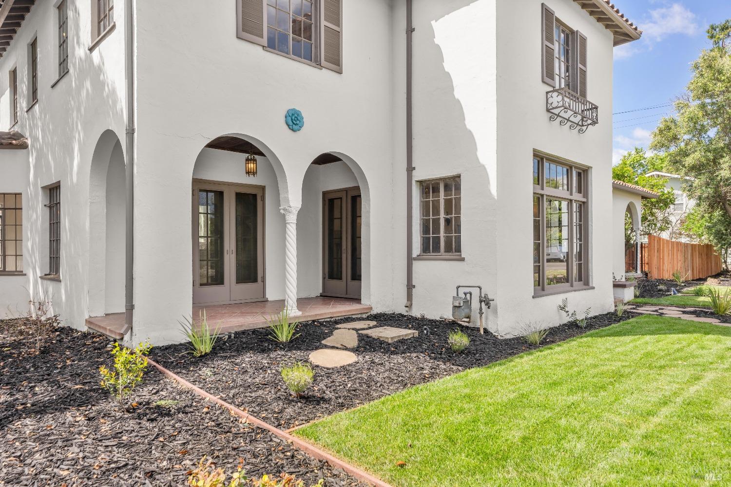 Detail Gallery Image 8 of 64 For 290 E B St, Dixon,  CA 95620 - 4 Beds | 3/1 Baths