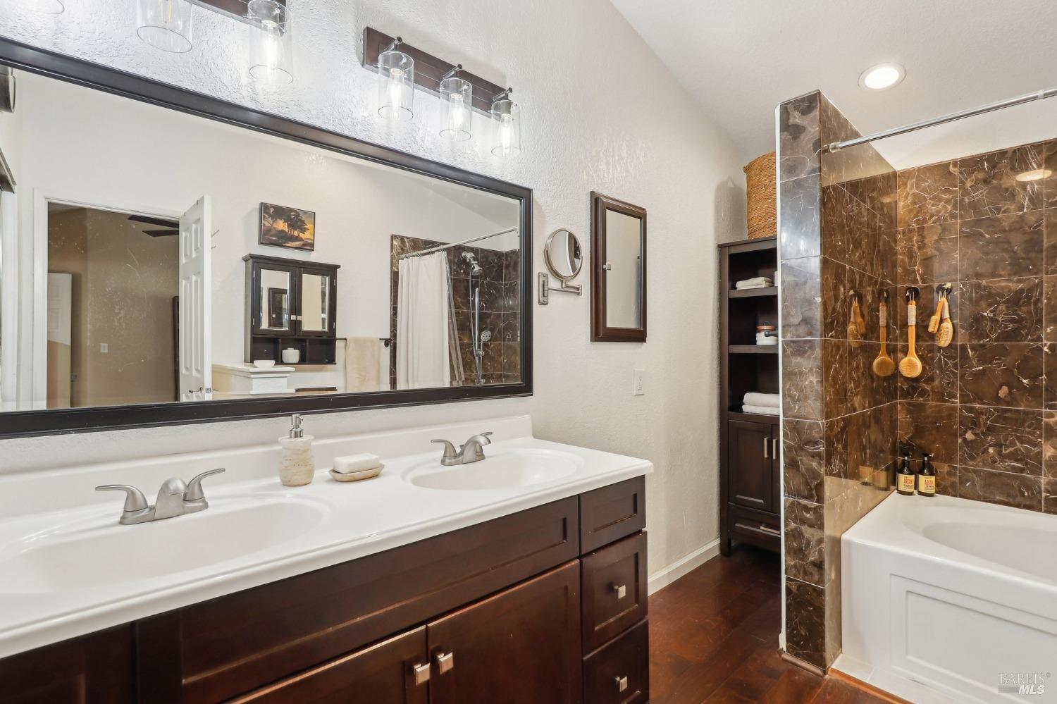 Detail Gallery Image 35 of 68 For 218 Ballindine Dr, Vacaville,  CA 95688 - 4 Beds | 3 Baths