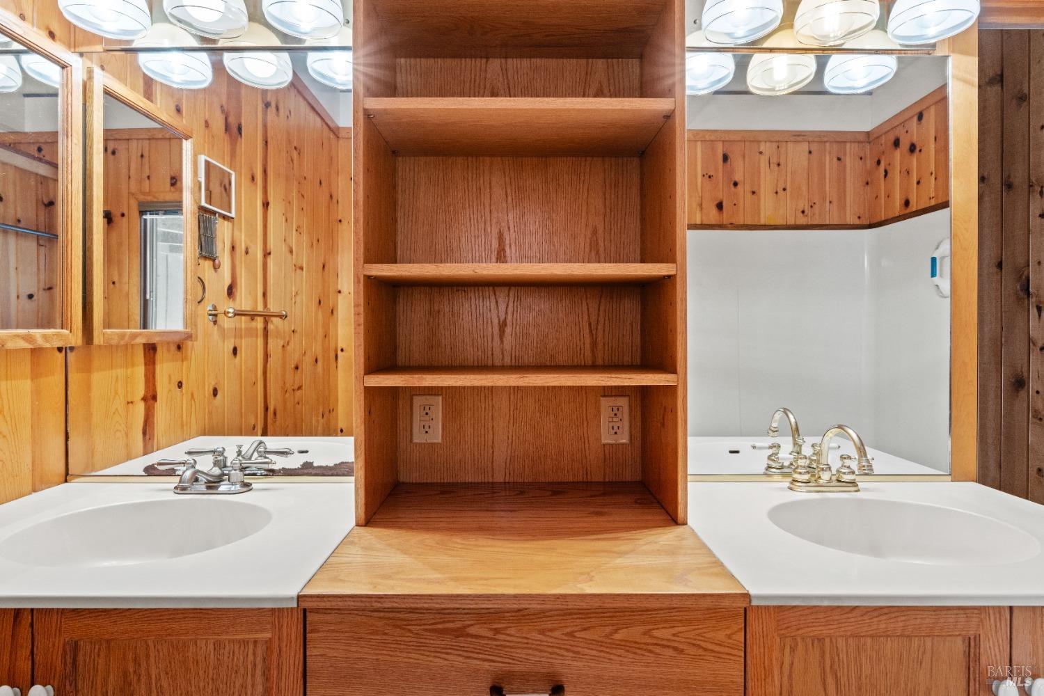Detail Gallery Image 16 of 45 For 43755 Little Lake Rd, Mendocino,  CA 95460 - 2 Beds | 2 Baths