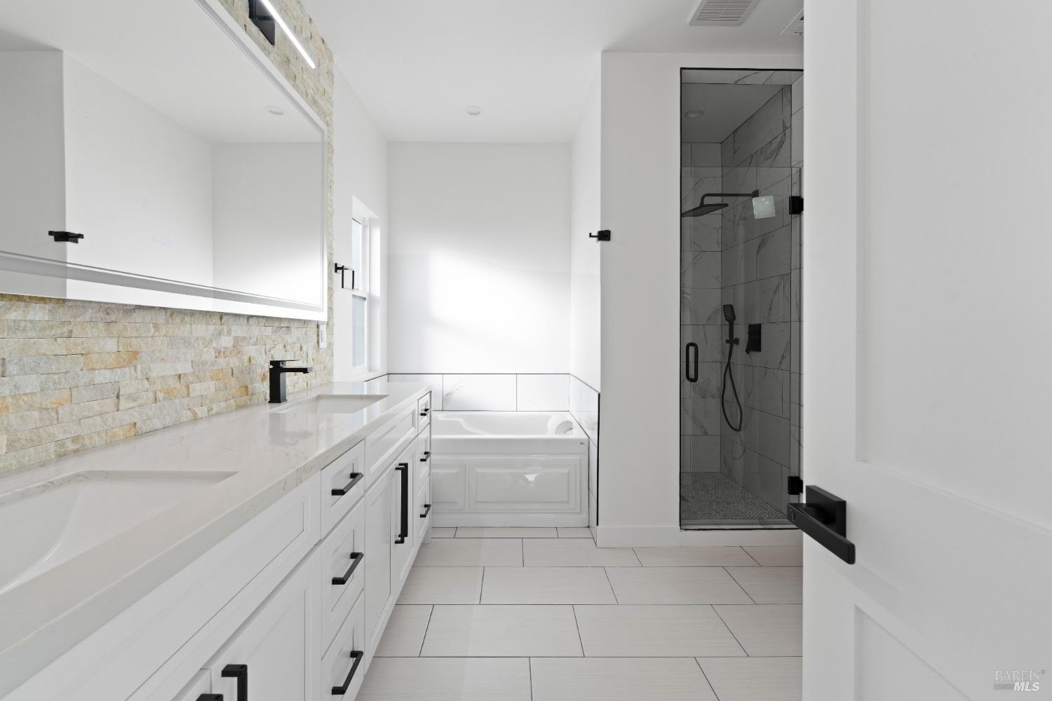Detail Gallery Image 13 of 20 For 1966 Viewpointe Cir, Santa Rosa,  CA 95403 - 6 Beds | 5/1 Baths