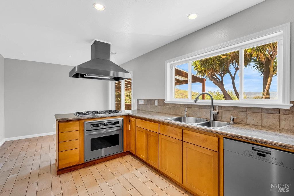 Detail Gallery Image 23 of 90 For 937 Bolton Cir, Benicia,  CA 94510 - 4 Beds | 3 Baths