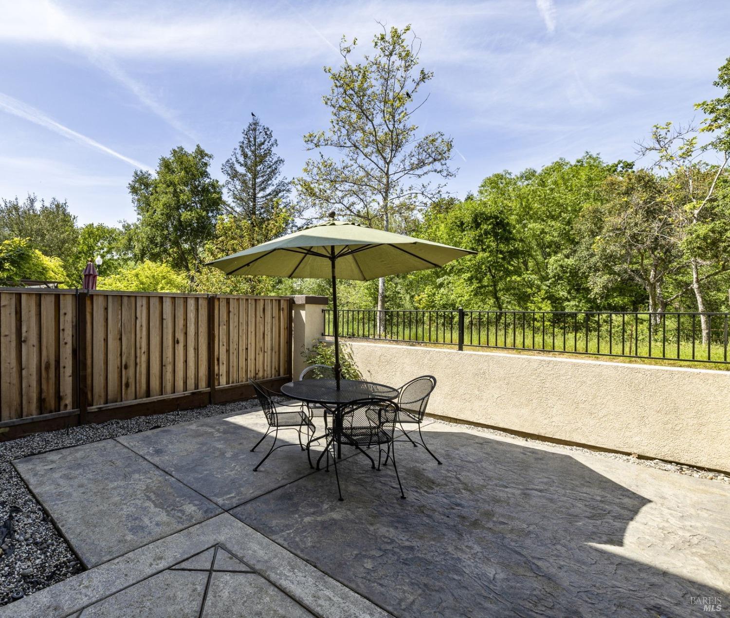 Detail Gallery Image 32 of 32 For 2507 Edgewater Dr, Santa Rosa,  CA 95407 - 3 Beds | 3 Baths
