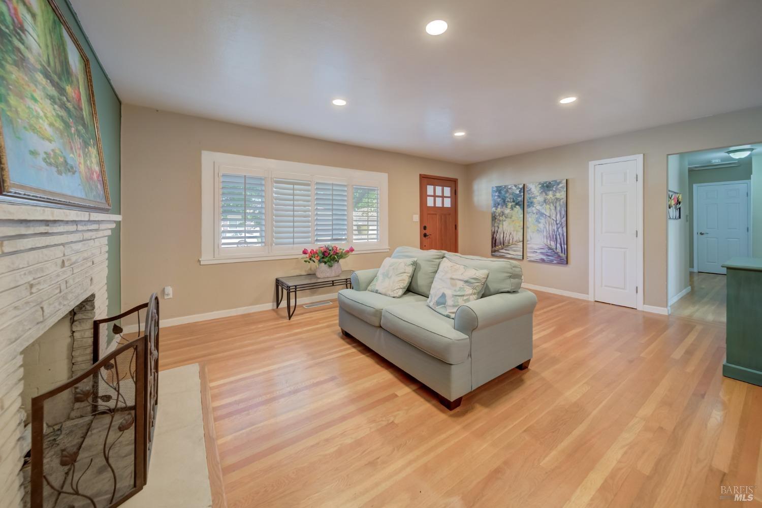 Detail Gallery Image 7 of 40 For 2160 Frederick St, Concord,  CA 94520 - 5 Beds | 2 Baths