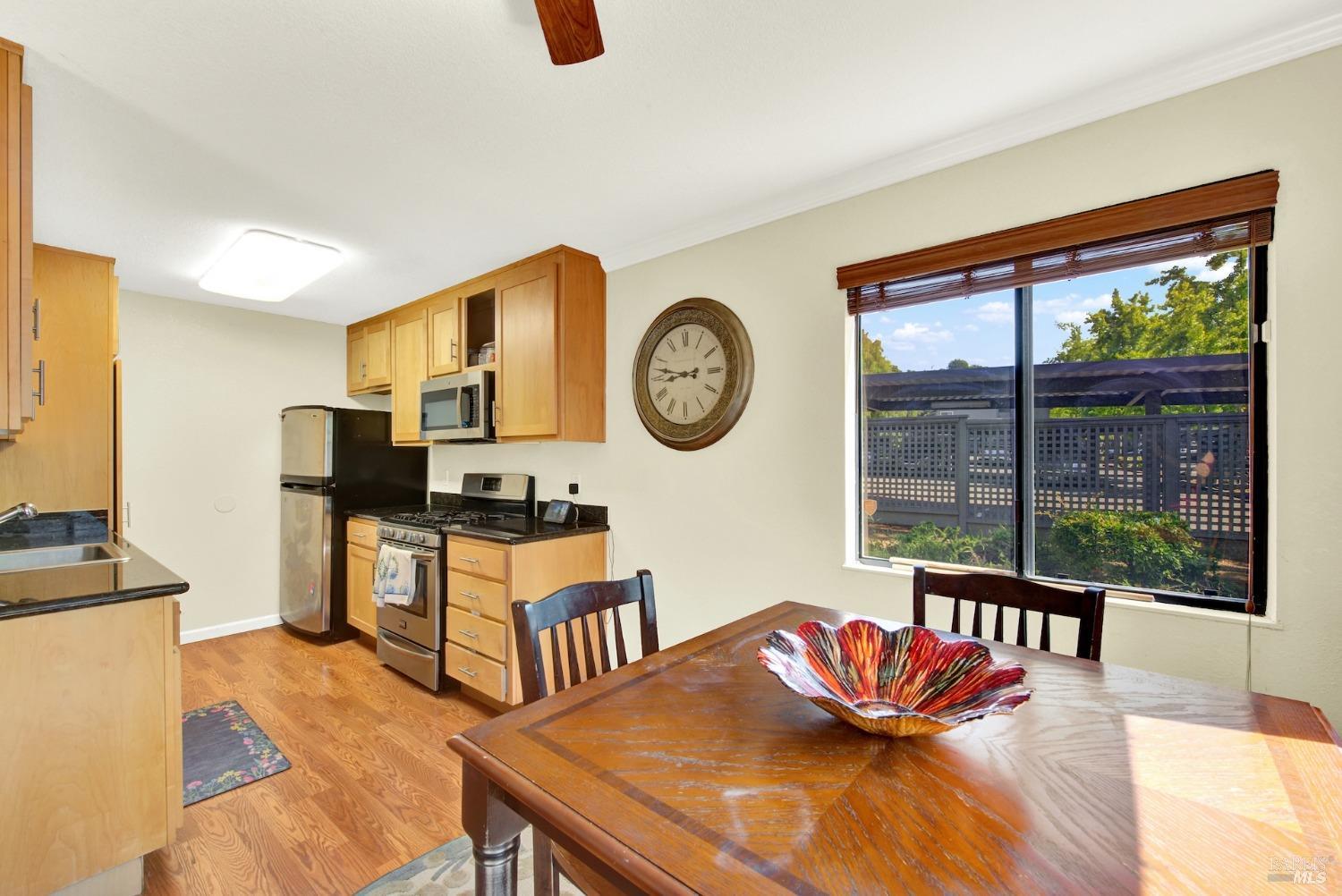 Detail Gallery Image 8 of 25 For 900 Cambridge Dr #99,  Benicia,  CA 94510 - 2 Beds | 1 Baths