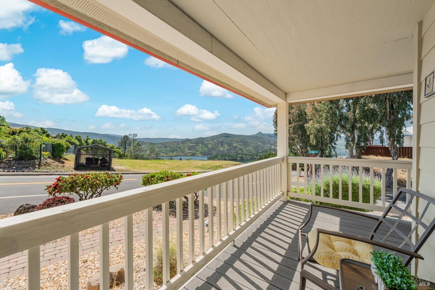 Detail Gallery Image 15 of 79 For 1300 Steele Canyon Rd, Napa,  CA 94558 - 4 Beds | 3 Baths