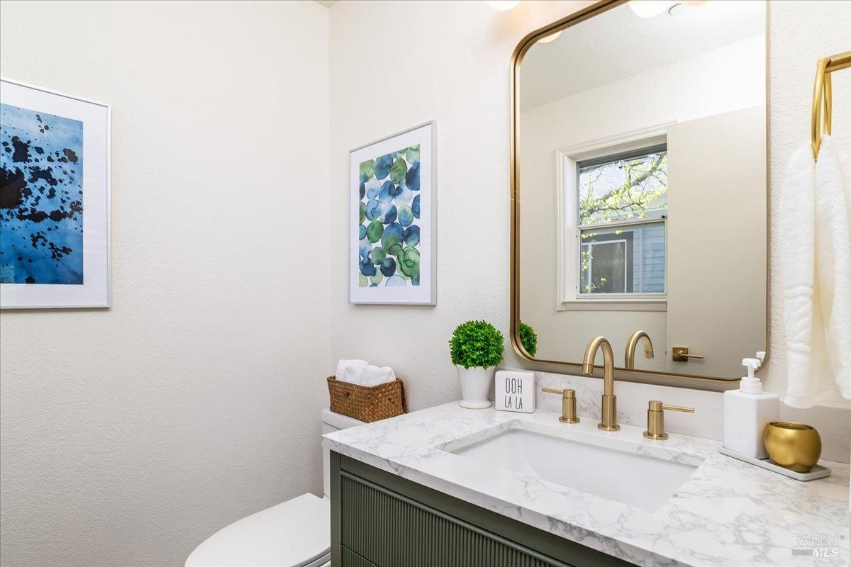 Detail Gallery Image 13 of 24 For 612 Wateree St, Sausalito,  CA 94965 - 2 Beds | 1/1 Baths