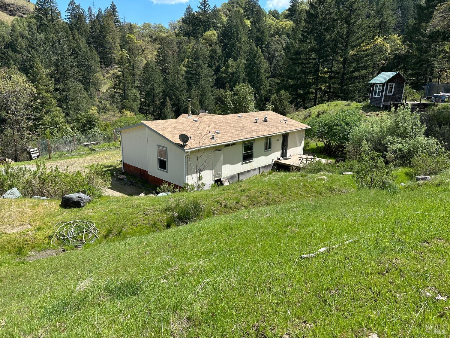 Detail Gallery Image 2 of 32 For 58991 Registered Guest Rd, Leggett,  CA 95585 - 3 Beds | 2 Baths
