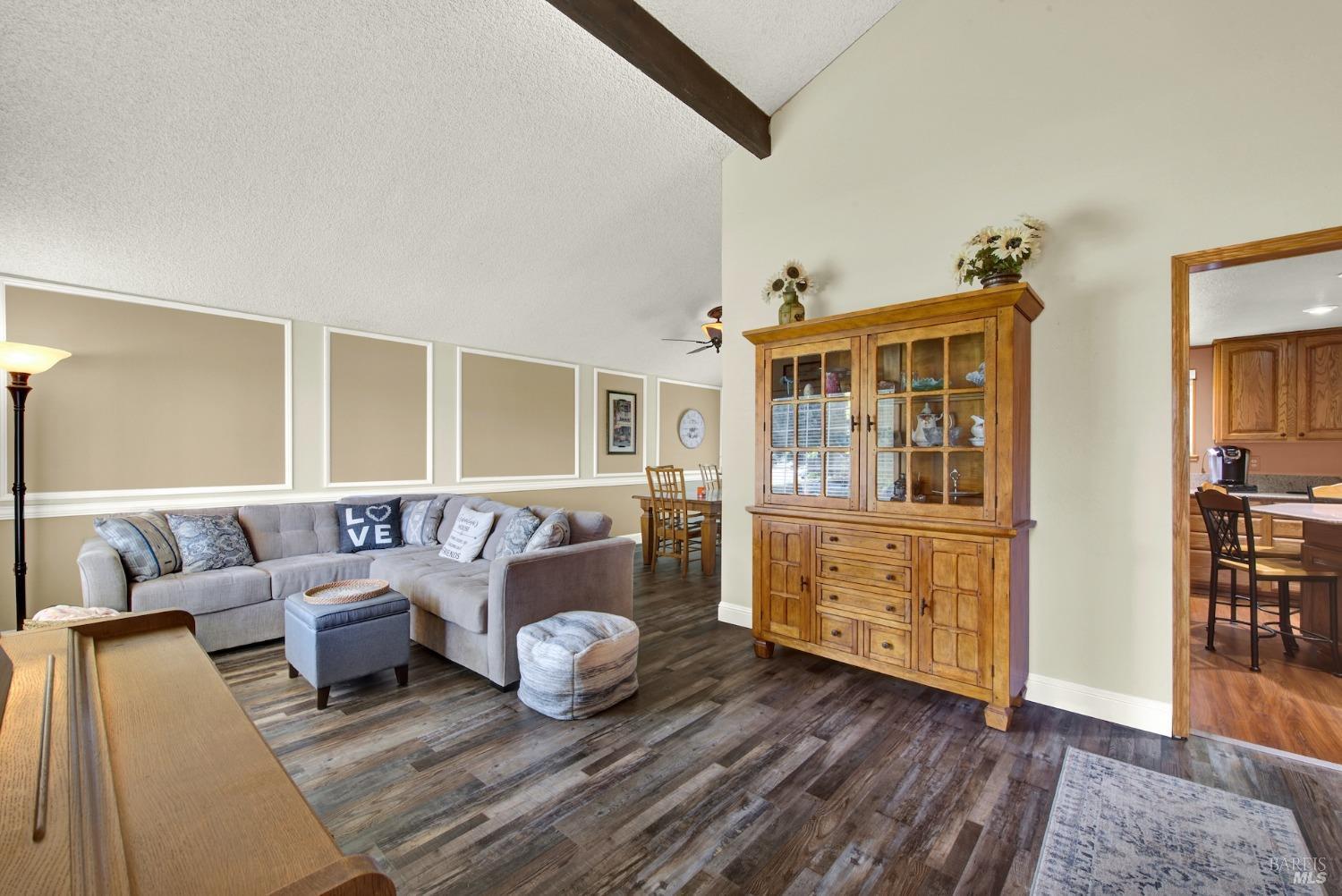 Detail Gallery Image 7 of 43 For 575 Gregory Dr, Vacaville,  CA 95687 - 4 Beds | 2/1 Baths