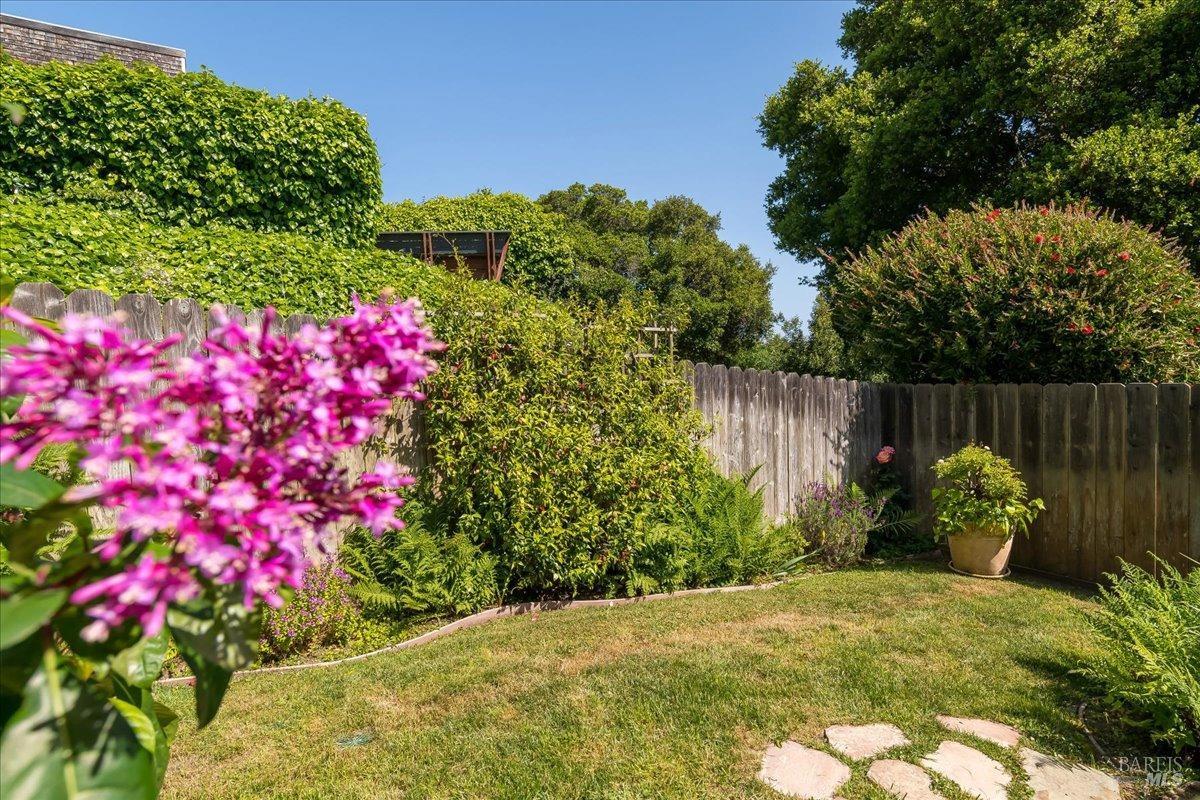 Detail Gallery Image 21 of 24 For 612 Wateree St, Sausalito,  CA 94965 - 2 Beds | 1/1 Baths
