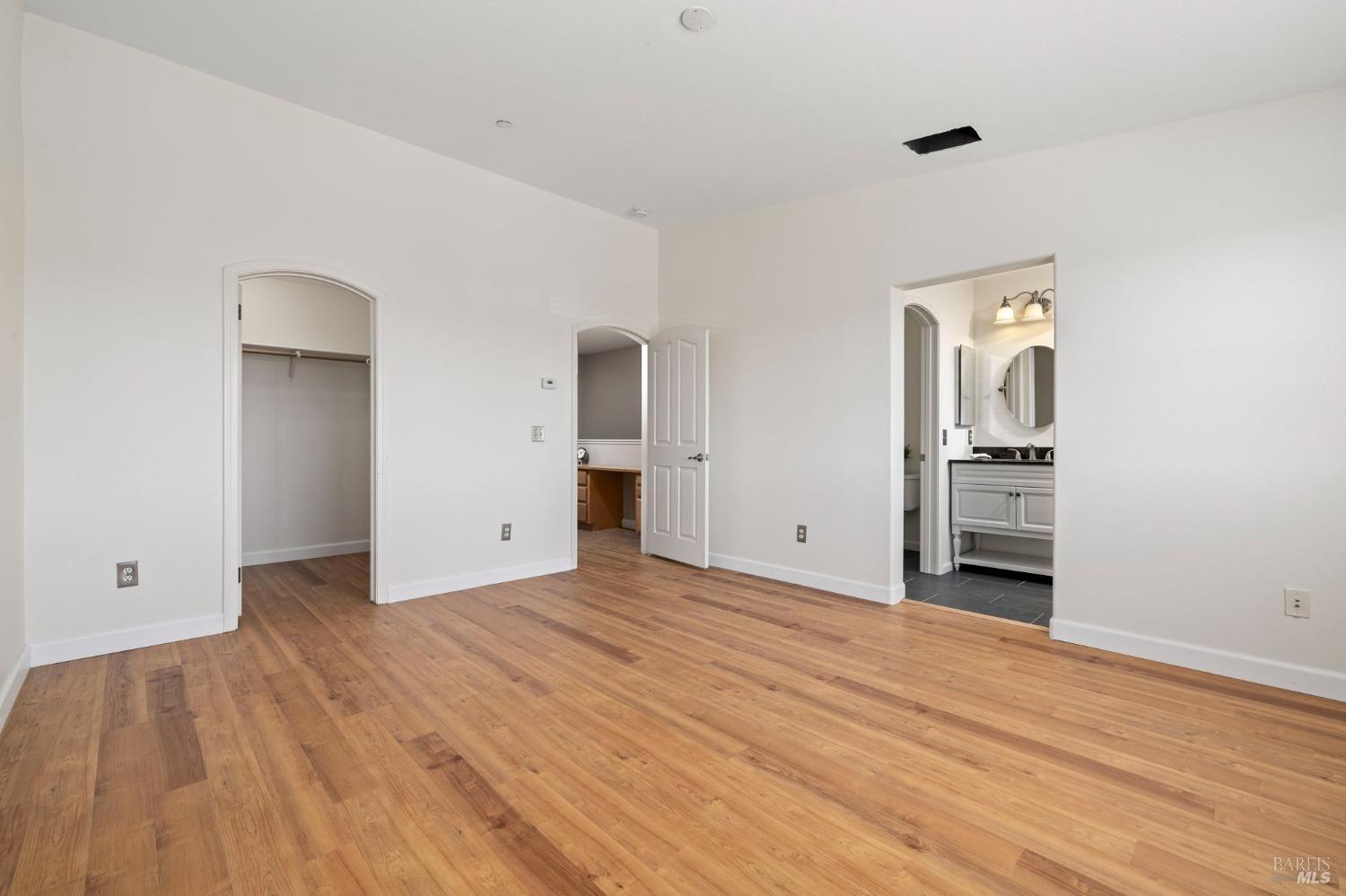 Detail Gallery Image 22 of 32 For 2507 Edgewater Dr, Santa Rosa,  CA 95407 - 3 Beds | 3 Baths