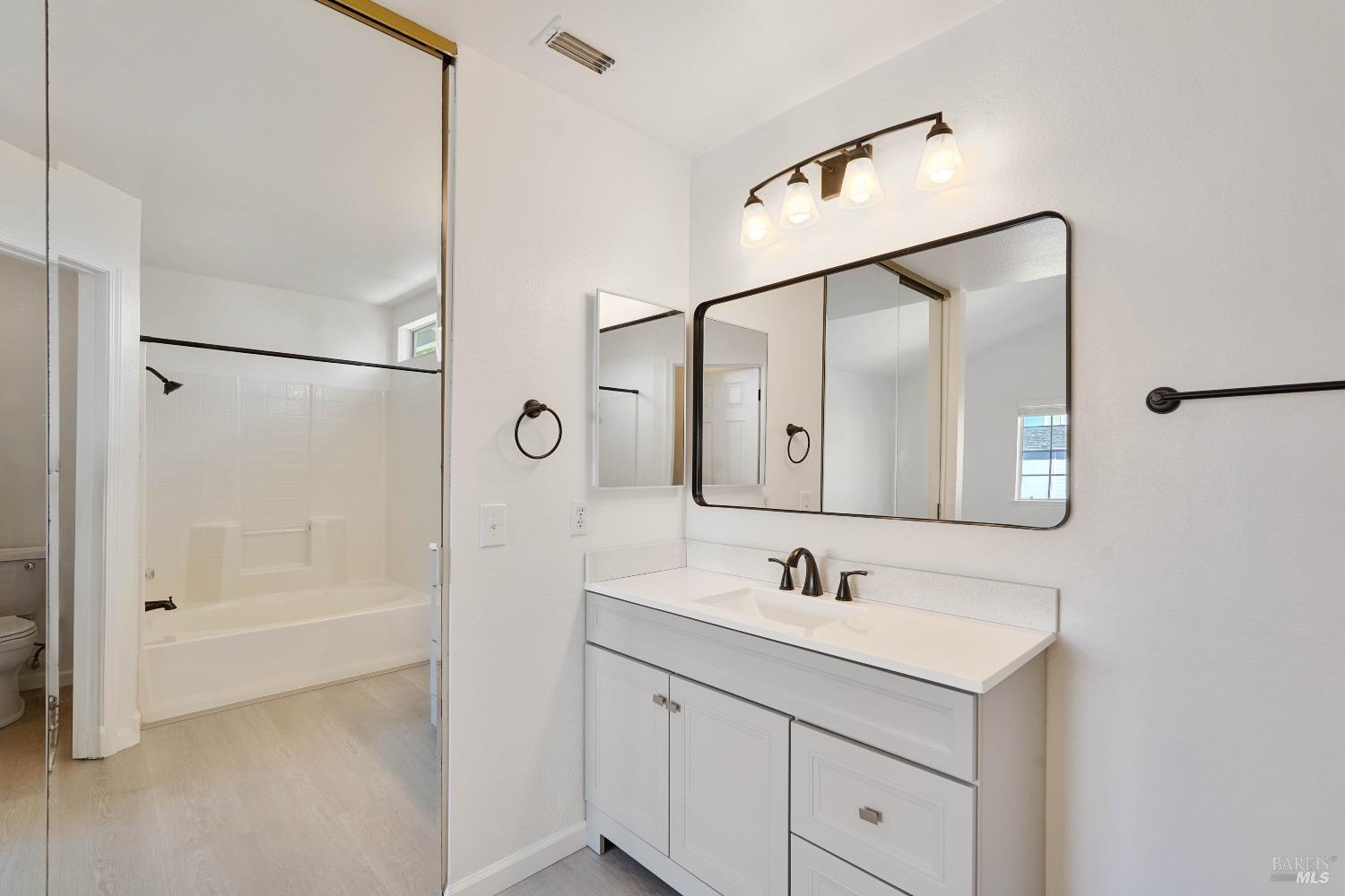 Detail Gallery Image 32 of 64 For 948 Shadywood Cir, Suisun City,  CA 94585 - 4 Beds | 2/1 Baths