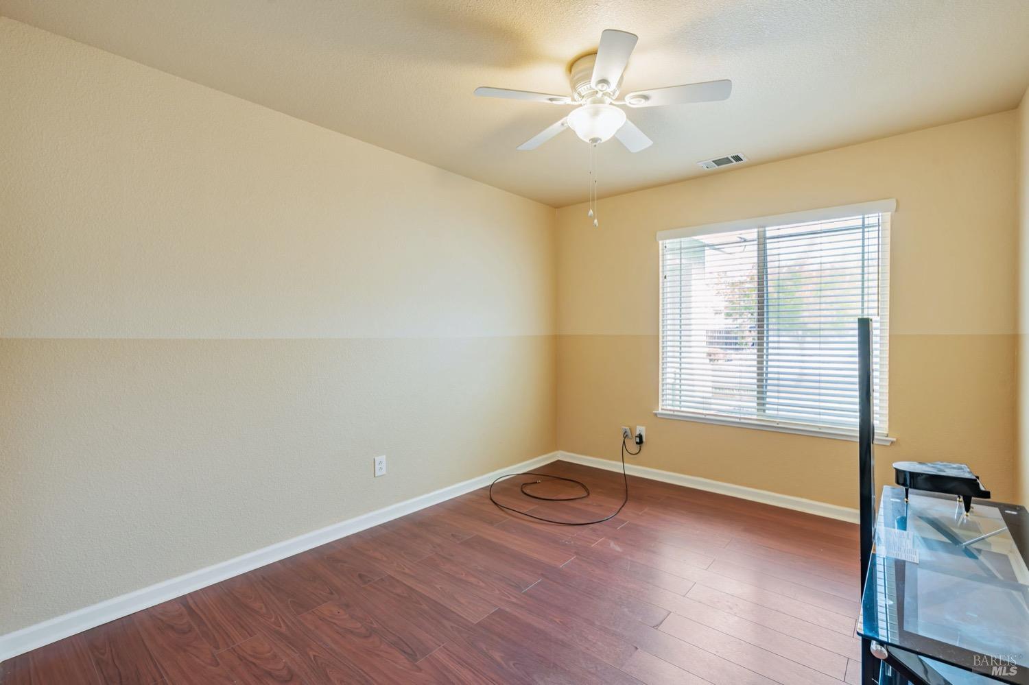 Detail Gallery Image 14 of 36 For 3283 Lagunita Cir, Fairfield,  CA 94533 - 4 Beds | 2 Baths