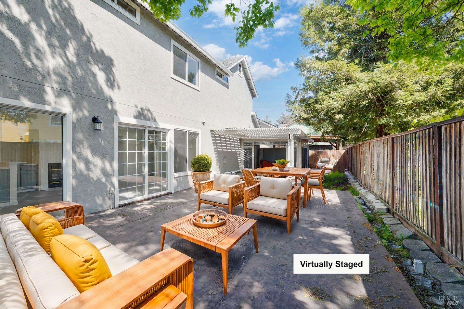 Detail Gallery Image 42 of 64 For 948 Shadywood Cir, Suisun City,  CA 94585 - 4 Beds | 2/1 Baths
