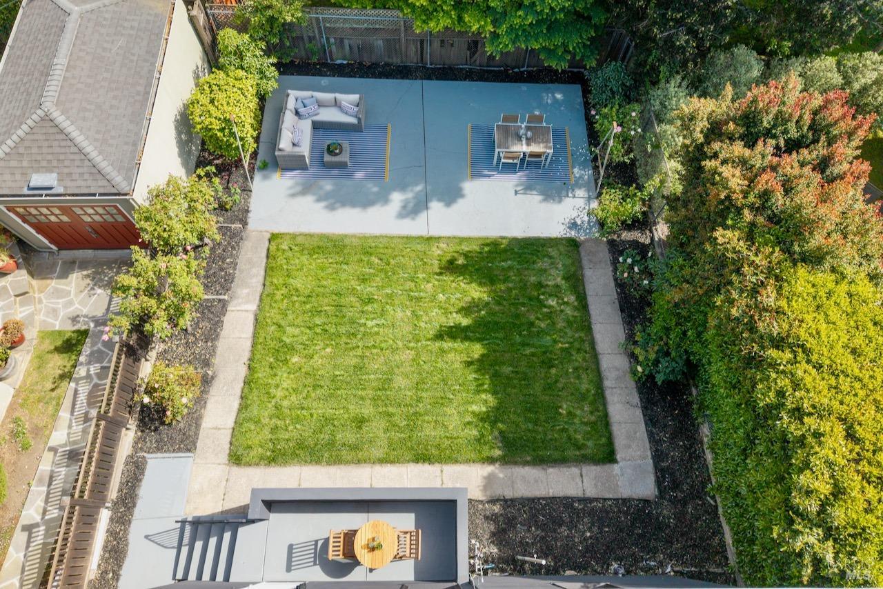 Detail Gallery Image 35 of 45 For 1074 Annerley Rd, Piedmont,  CA 94610 - 4 Beds | 3 Baths