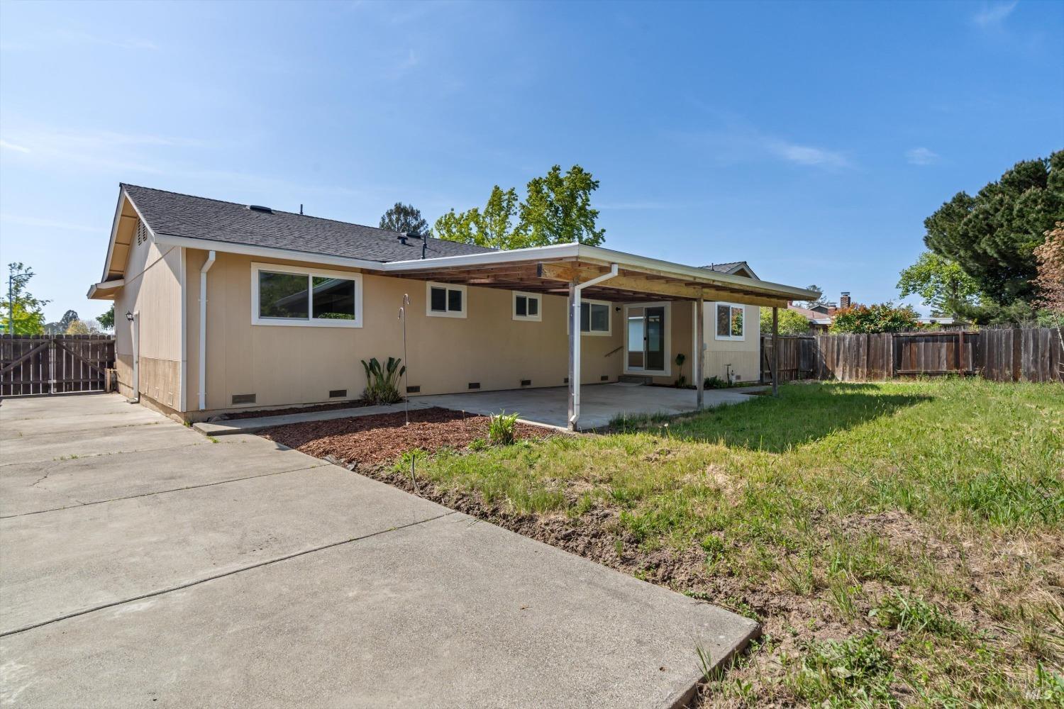 Detail Gallery Image 19 of 21 For 1912 Peterson Ln, Santa Rosa,  CA 95403 - 3 Beds | 2 Baths