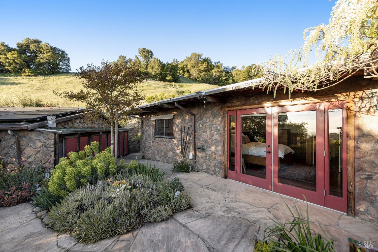 Detail Gallery Image 75 of 95 For 6960 Round Oak Rd, Penngrove,  CA 94951 - 3 Beds | 3 Baths