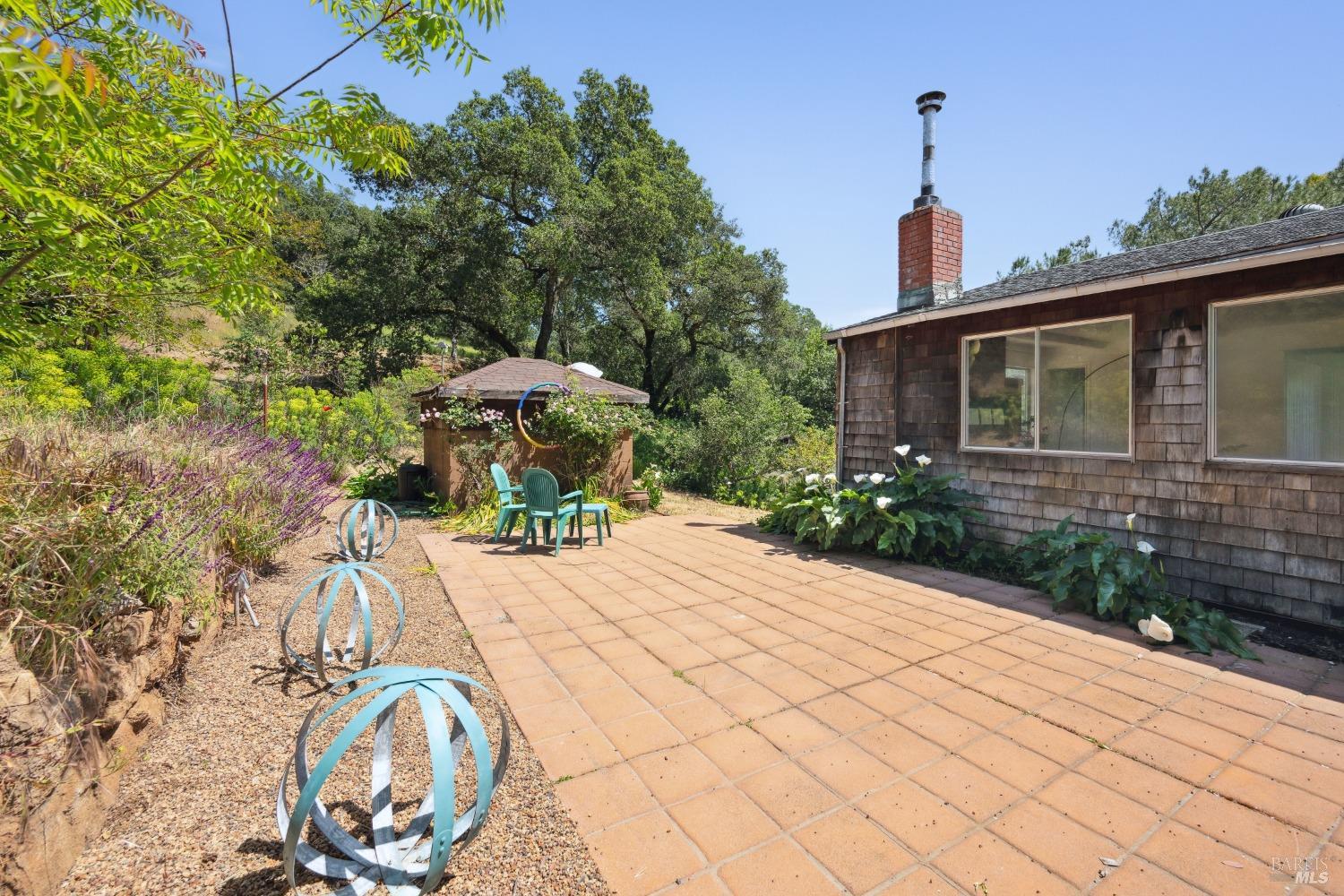 Detail Gallery Image 13 of 26 For 605 Cavedale Rd, Sonoma,  CA 95476 - 2 Beds | 1 Baths