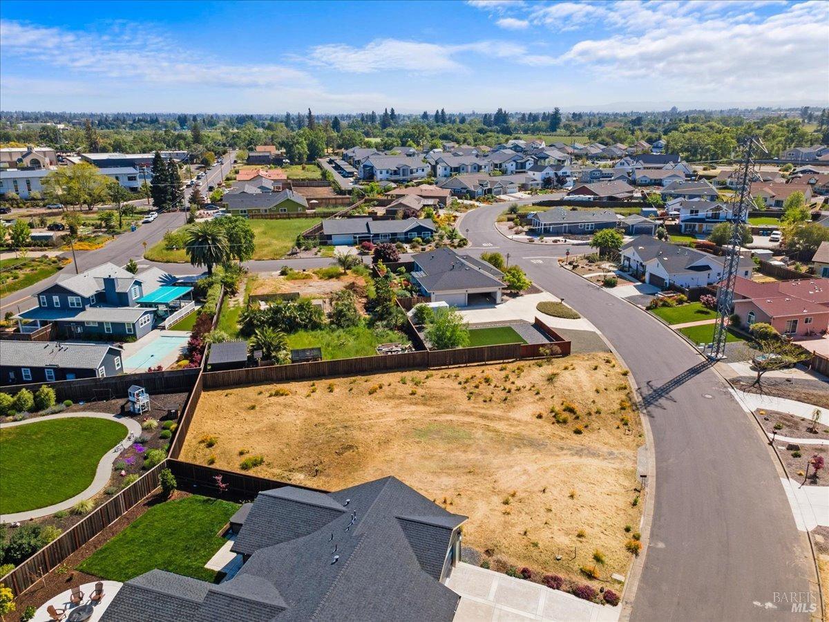 Detail Gallery Image 4 of 14 For 160 Dorchester Ct, Santa Rosa,  CA 95403 - – Beds | – Baths