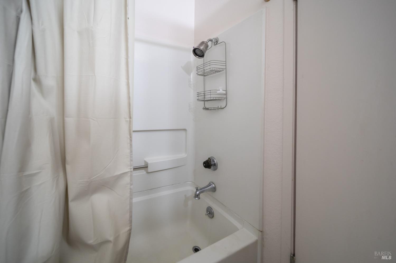 Detail Gallery Image 10 of 29 For 237 Lighthouse Dr, Vallejo,  CA 94590 - 2 Beds | 2 Baths