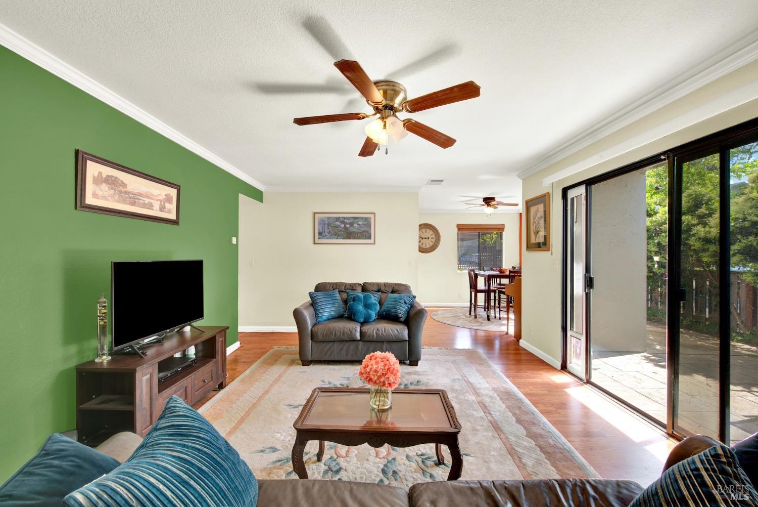 Detail Gallery Image 3 of 25 For 900 Cambridge Dr #99,  Benicia,  CA 94510 - 2 Beds | 1 Baths