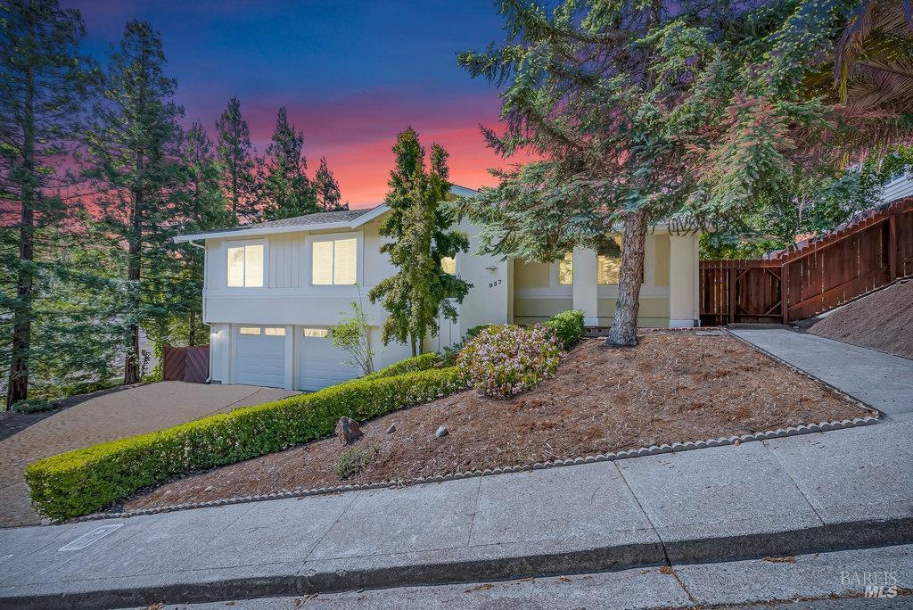 Detail Gallery Image 2 of 90 For 937 Bolton Cir, Benicia,  CA 94510 - 4 Beds | 3 Baths
