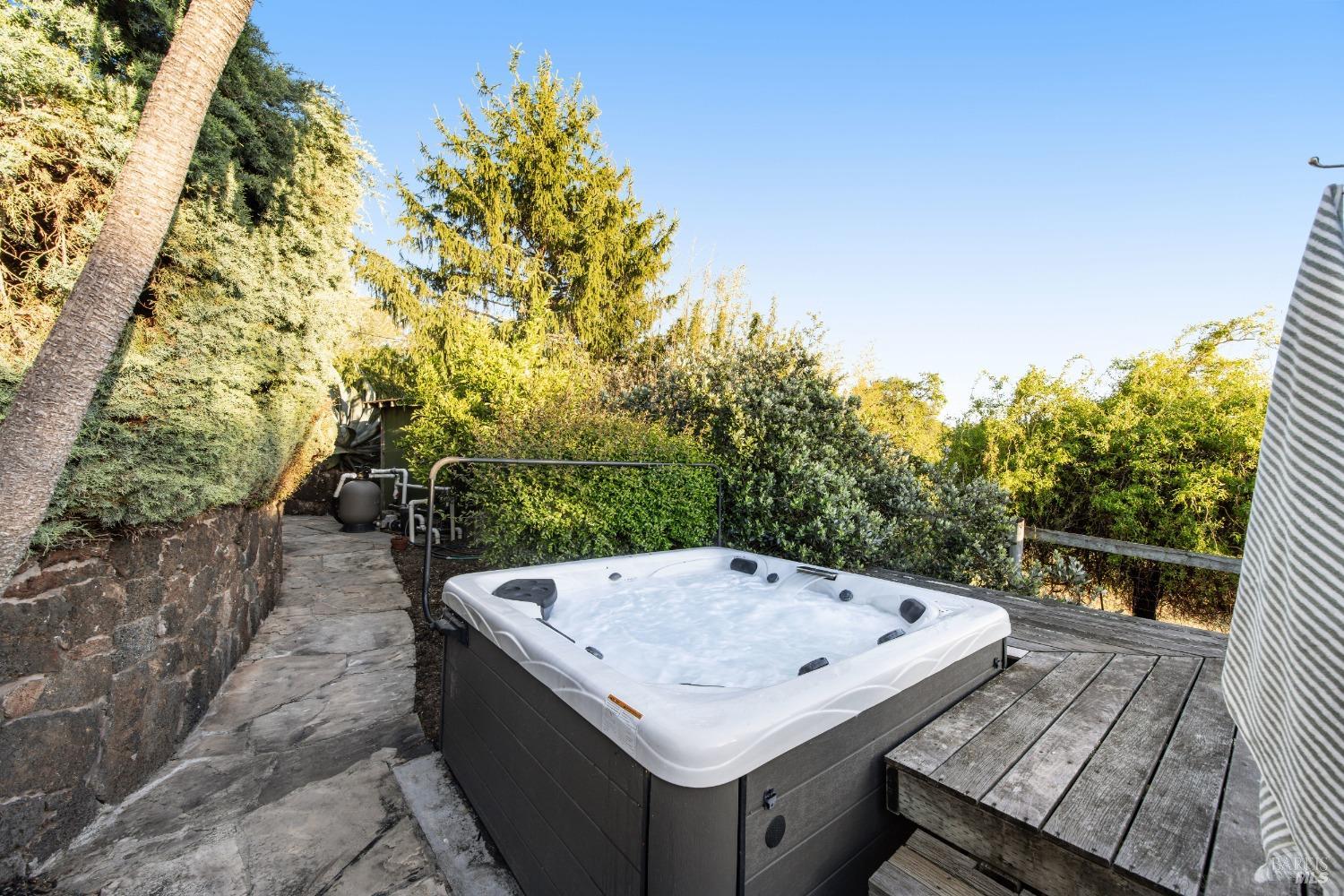 Detail Gallery Image 86 of 95 For 6960 Round Oak Rd, Penngrove,  CA 94951 - 3 Beds | 3 Baths