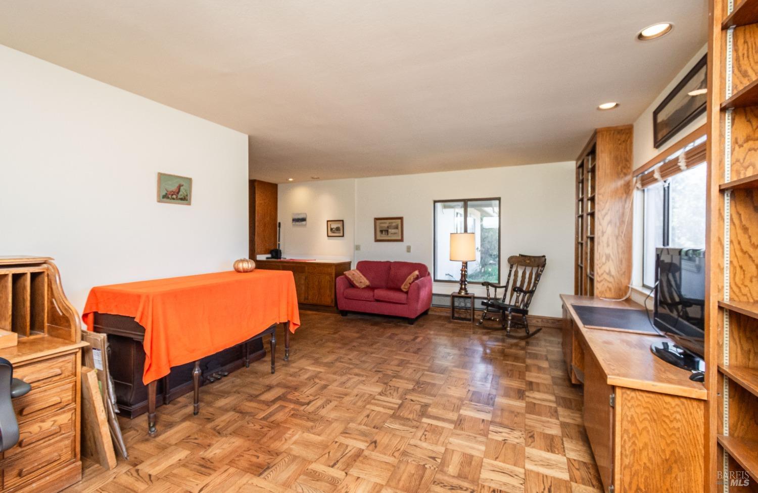 Detail Gallery Image 38 of 60 For 1150 Bayview Ave, Napa,  CA 94559 - 3 Beds | 2 Baths