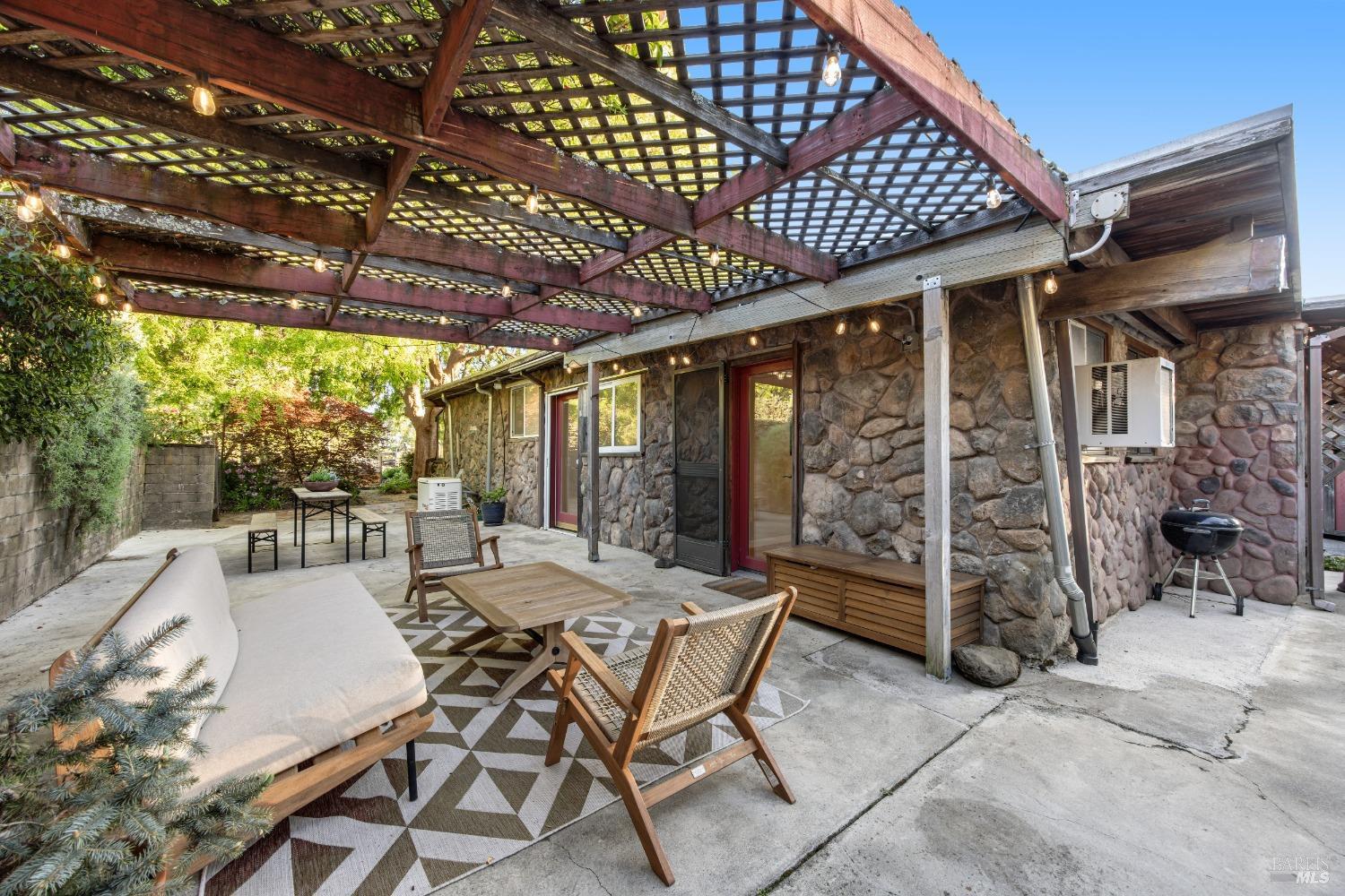 Detail Gallery Image 81 of 95 For 6960 Round Oak Rd, Penngrove,  CA 94951 - 3 Beds | 3 Baths