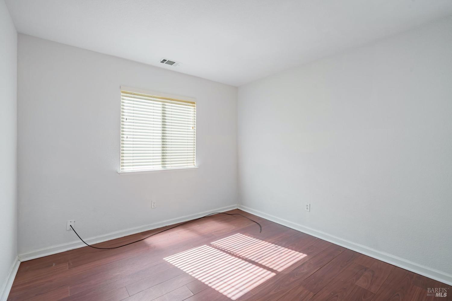 Detail Gallery Image 17 of 36 For 3283 Lagunita Cir, Fairfield,  CA 94533 - 4 Beds | 2 Baths